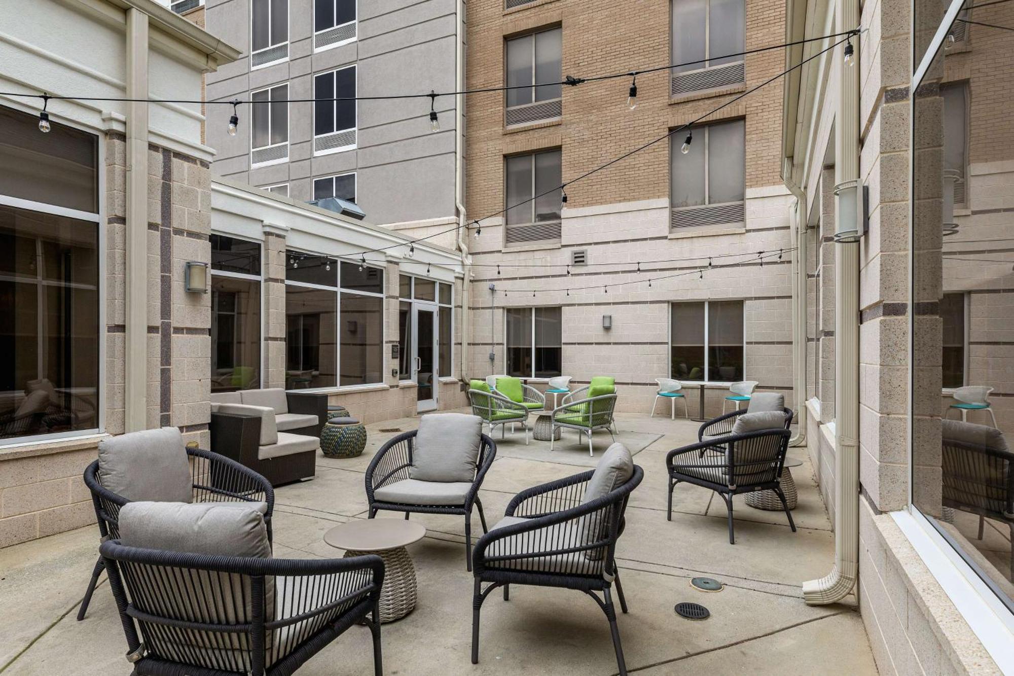 Hilton Garden Inn Atlanta East/Stonecrest Литония Екстериор снимка
